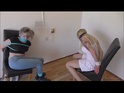 ❤️ Asılı / bağlanmış və ağzı bağlanmış / çətinlik içində olan qız ️ Porno pornoda az.onetubes.top ❌